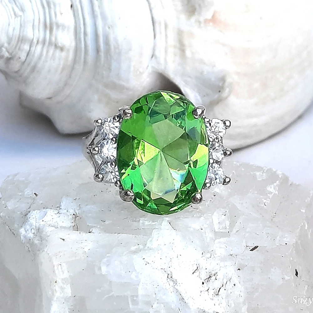 Cocktail Ring, Oval Peridot Green, 925 Silver Stamped 925